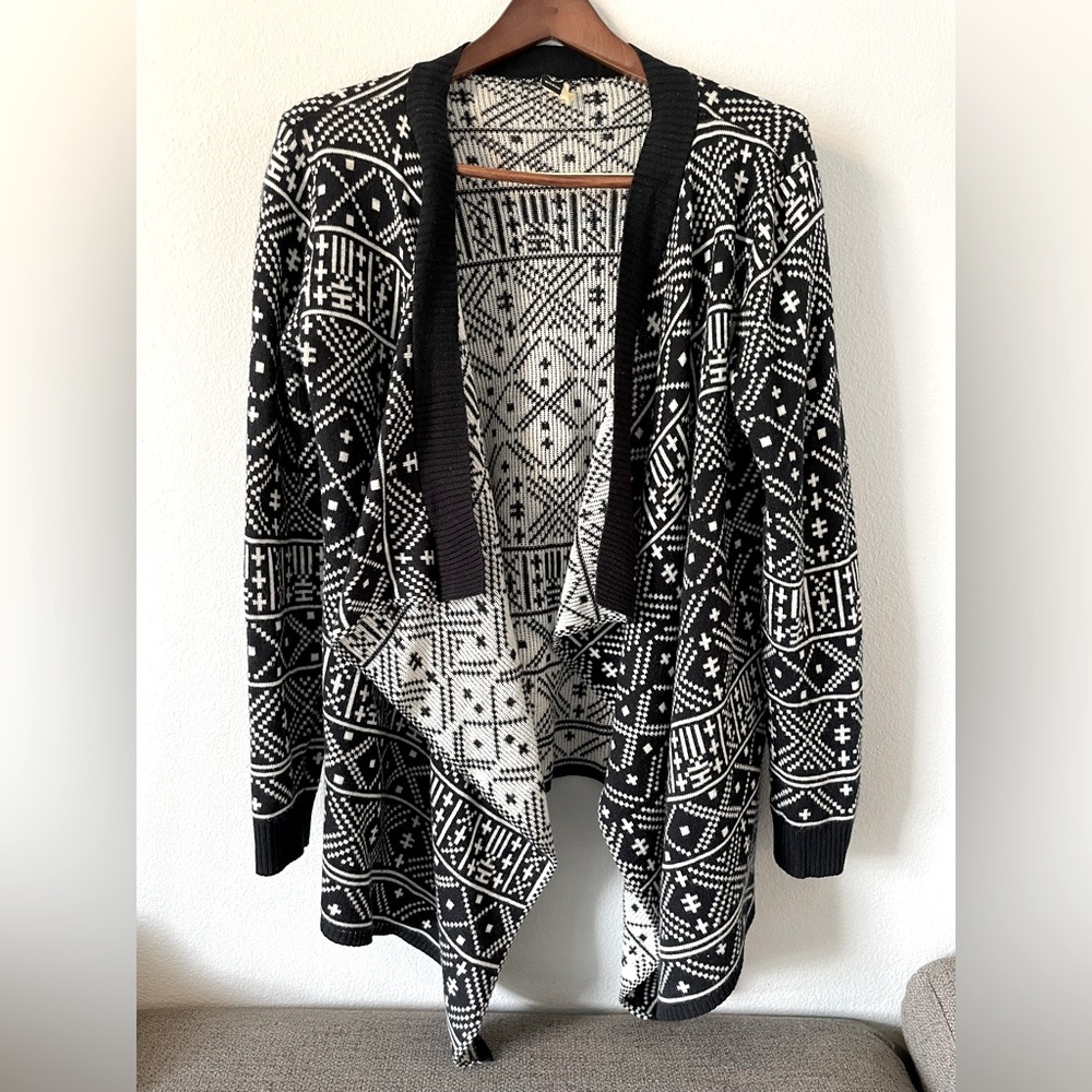 Windsor Women’s Cardigan Sweater Black Large
